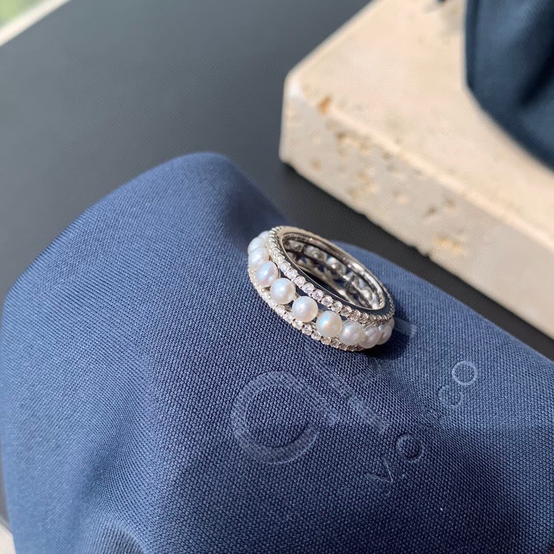 APM Monaco Elegant Pearl and Diamond Ring Set